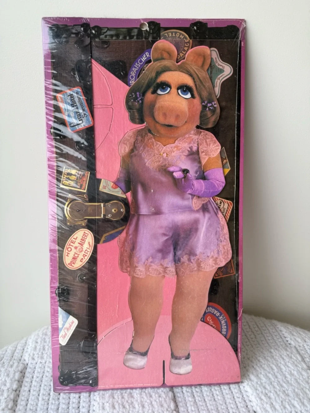 Vintage 1980 Colorforms Miss Piggy Paper Doll Set - Picture 2 of 9
